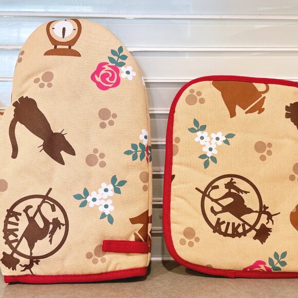 Kiki's Delivery Service Oven Mitts & Pot Holders Set - Cute Cat Kitchen Accessor - Picture 6 of 7